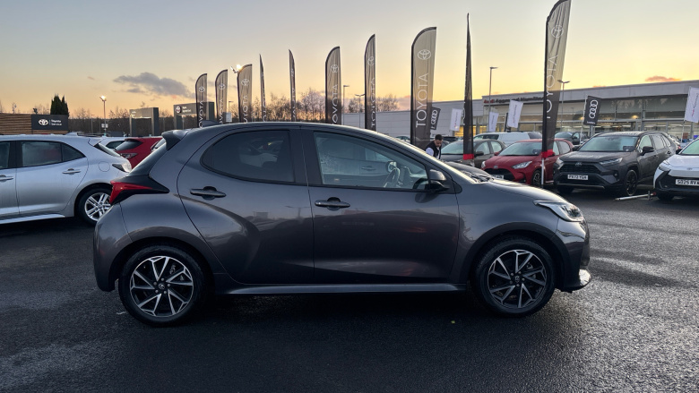 Toyota Yaris 1.5 Hybrid Design 5dr CVT Hybrid Hatchback